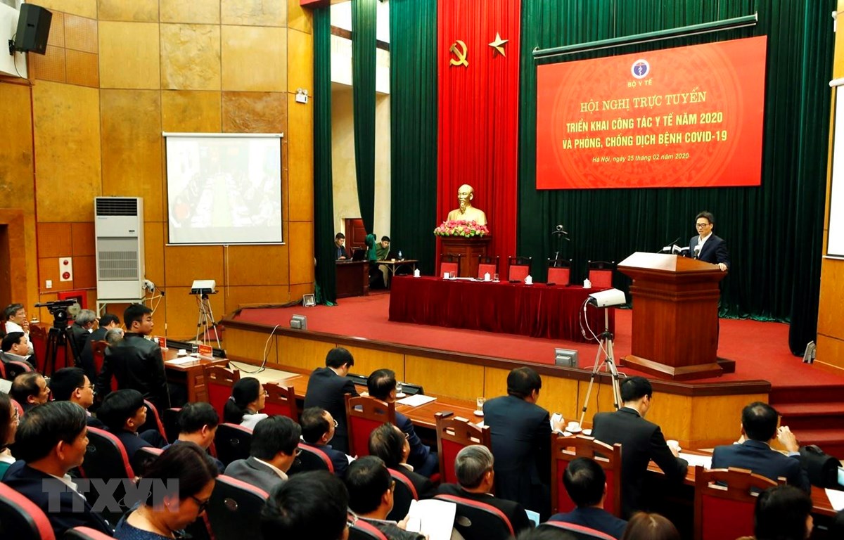 Phó Thủ tướng Chính phủ Vũ Đức Đam phát biểu chỉ đạo hội nghị. (Ảnh: Dương Ngọc/TTXVN)