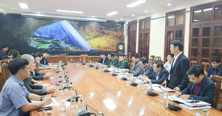 Đại diện lãnh đạo các sở, ngành phát biểu ý kiến tại buổi làm việc.