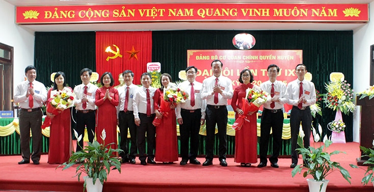 Ra mắt Ban Chấp hành Đảng bộ cơ quan chính quyền huyện Quảng Trạch lần thứ IX, nhiệm kỳ 2020-2025