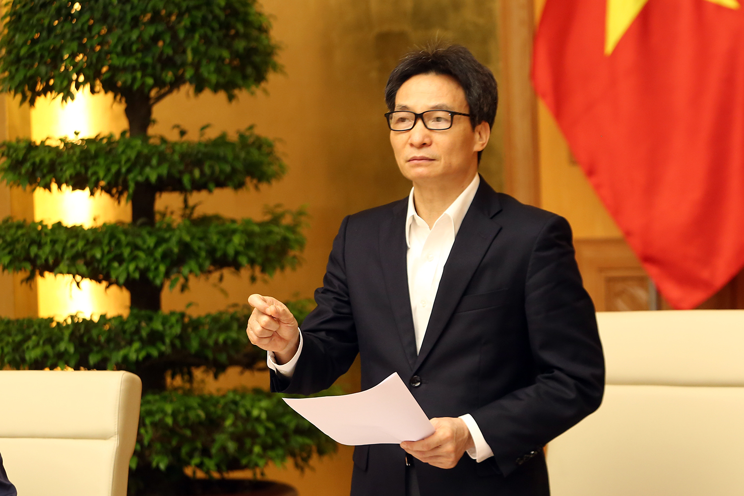 Phó Thủ tướng Vũ Đức Đam: Đại dịch diễn biến nhanh, phải tăng cường tốc độ ứng phó. Ảnh: VGP/Đình Nam
