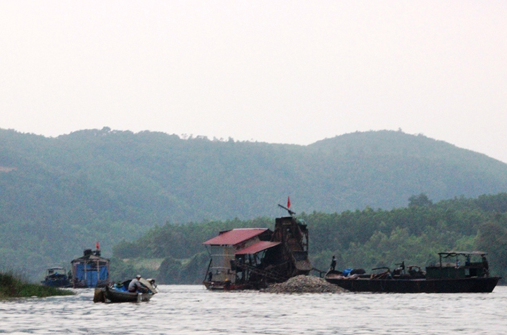 Sông Long Đại, một trong những điểm nóng về tình trạng khai thác cát sạn trái phép nhiều năm nay