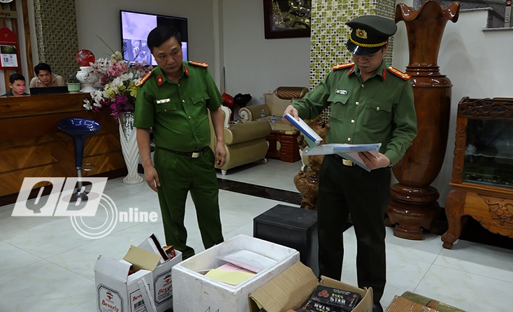 Nhiều tài liệu có liên quan chứng minh dấu hiệu phạm tội khác của đối tượng.