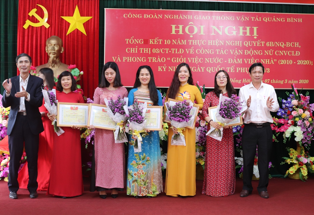  Qua phong trào  