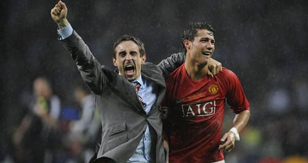   Gary Neville không thuyết phục Cristiano Ronaldo ở lại MU lâu hơn