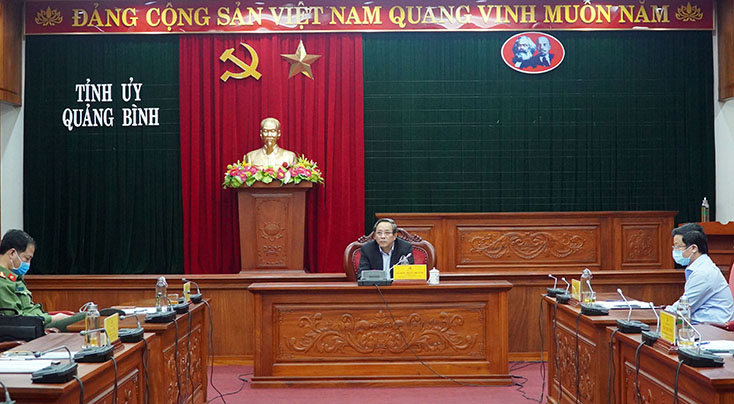 Đồng chí Bí thư Tỉnh ủy điều hành hội nghị tại điểm cầu Tỉnh ủy