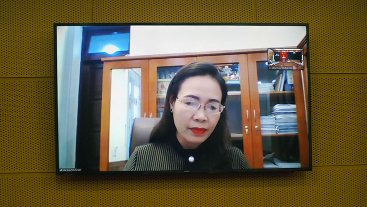 Đại diện lãnh đạo Ủy ban Mặt trận Tổ quốc Việt Nam tỉnh báo cáo kết quả hoạt động ủng hộ phòng chống dịch bệnh   