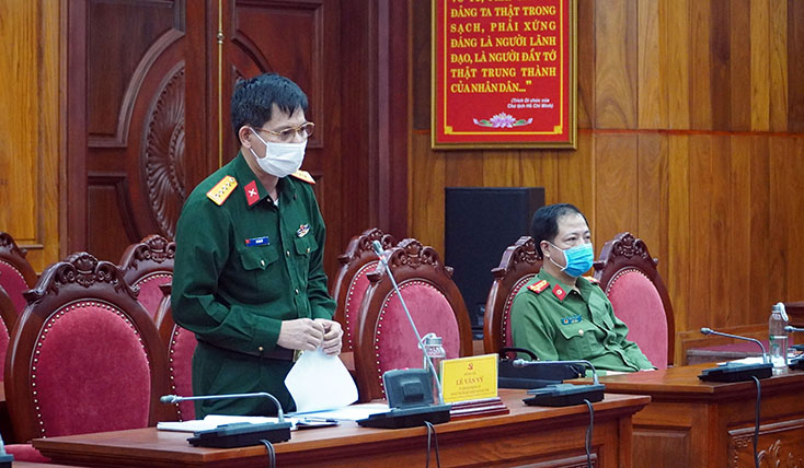 Đại diện lãnh đạo Bộ Chỉ huy Quân sự tỉnh phát biểu tại hội nghị