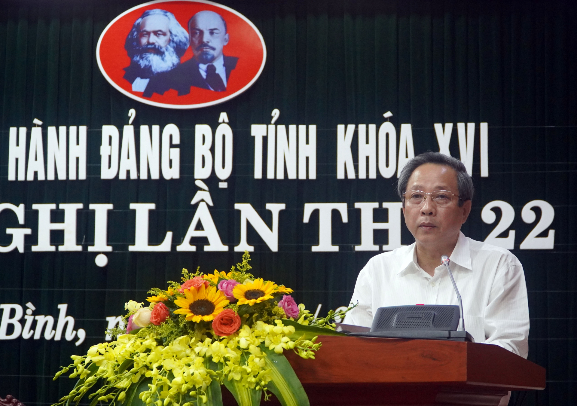 Đồng chí Bí thư Tỉnh ủy Hoàng Đăng Quang phát biểu kết luận hội nghị