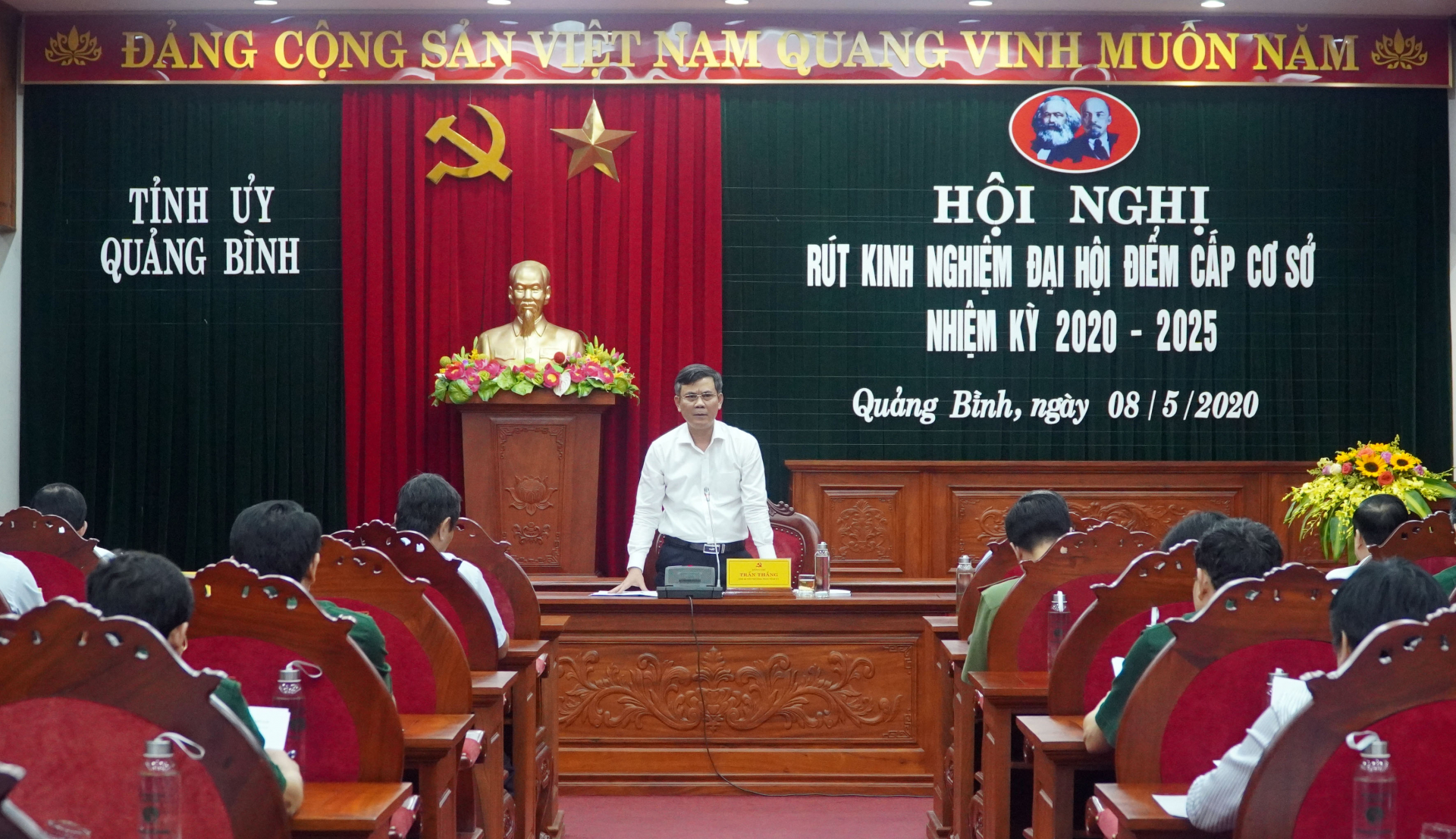 Đồng chí Phó Bí thư Thường trực Tỉnh ủy điều hành nội dung thảo luận