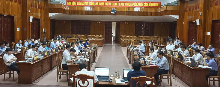 Quang cảnh cuộc họp.
