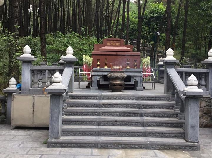 Mộ bà Hà Thị Hy (Bà nội Bác Hồ)