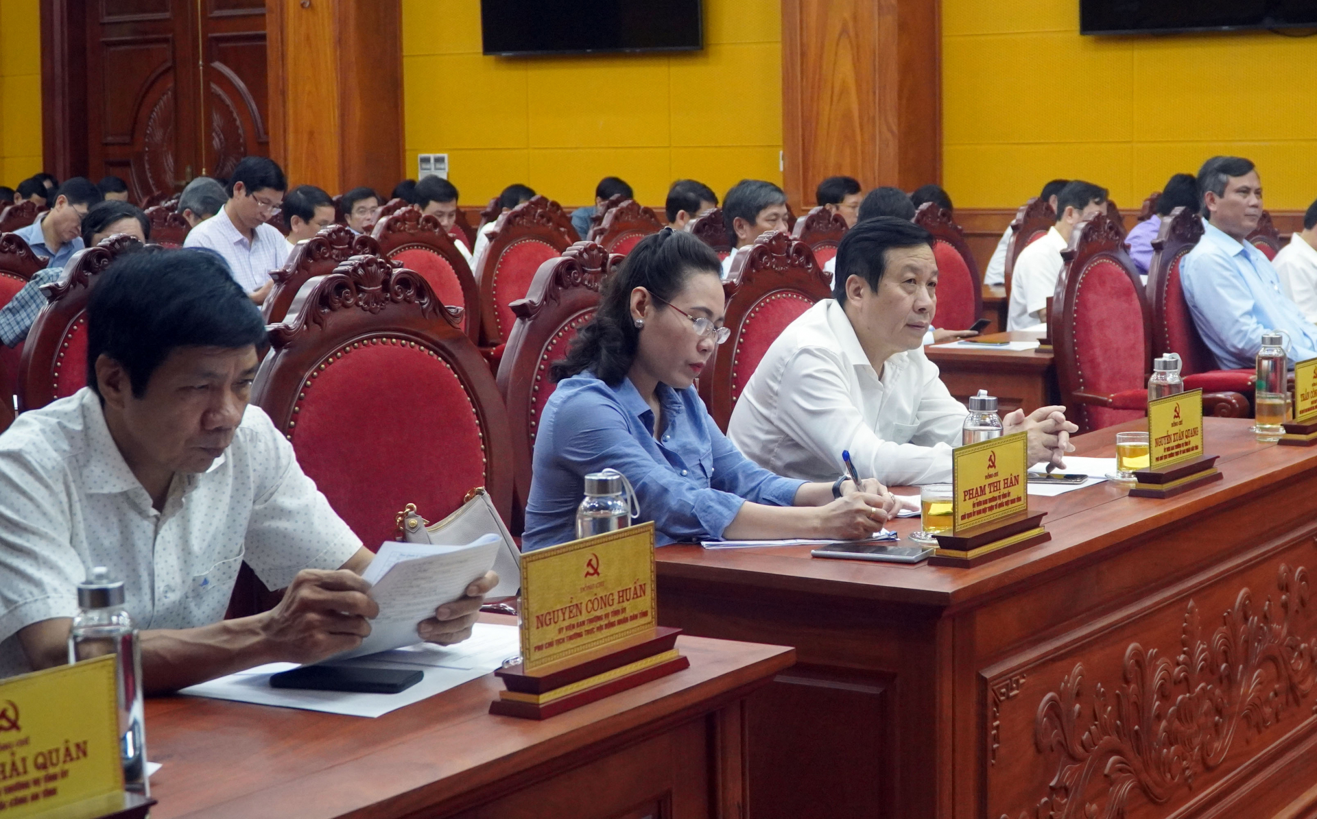 Các đại biểu dự hội nghị