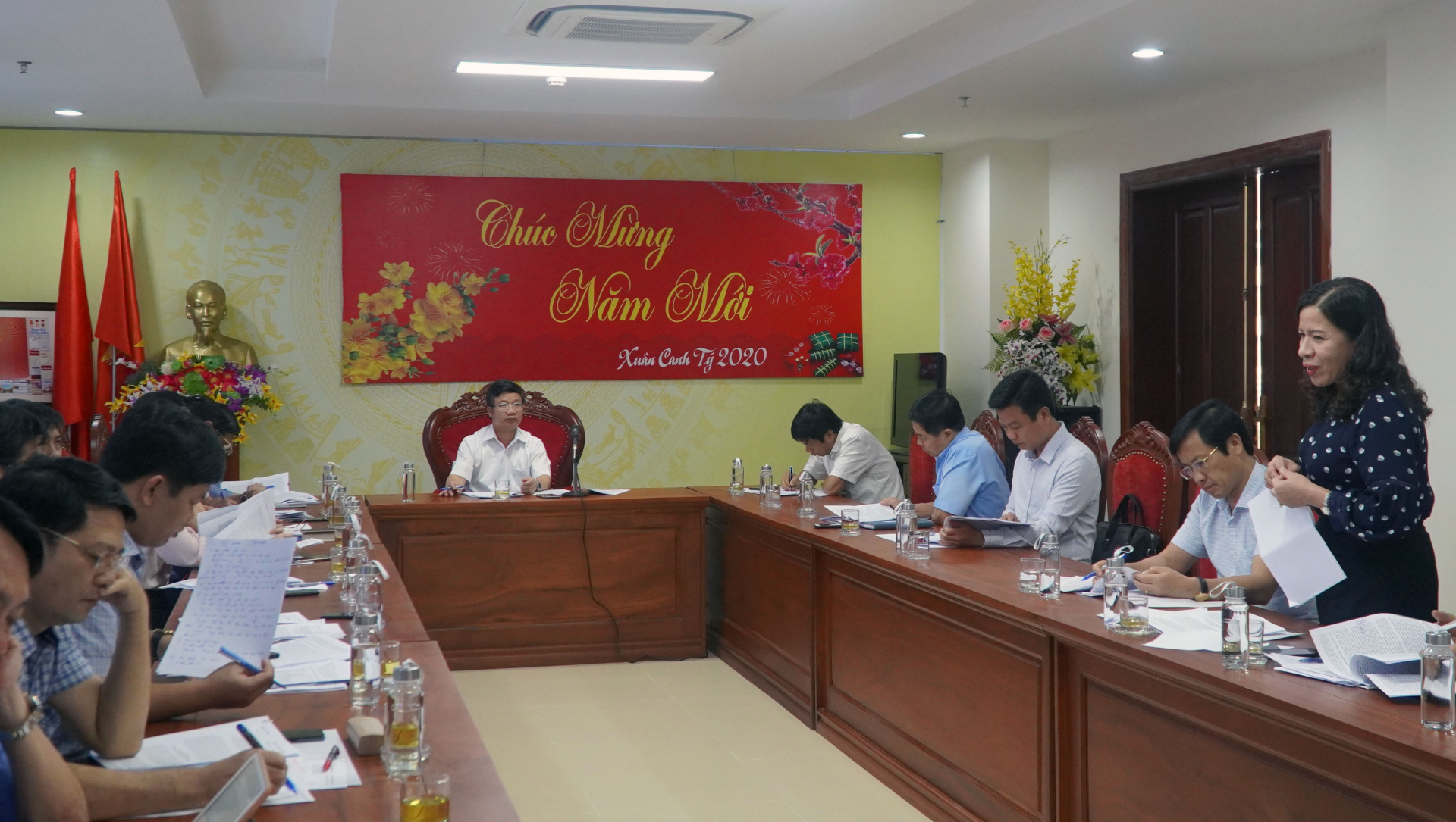Các tổ thảo luận tại hội trường