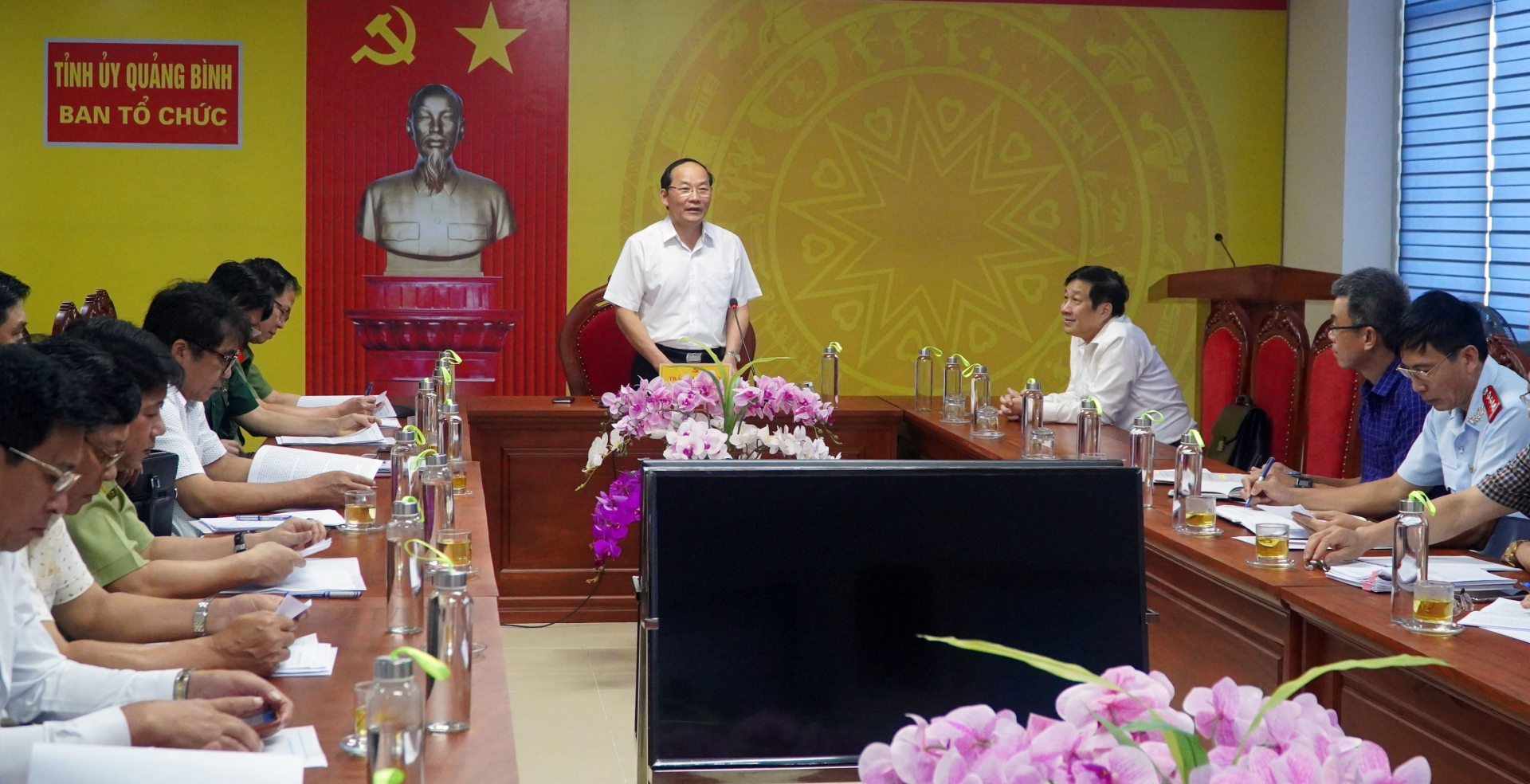 Các tổ thảo luận tại hội trường