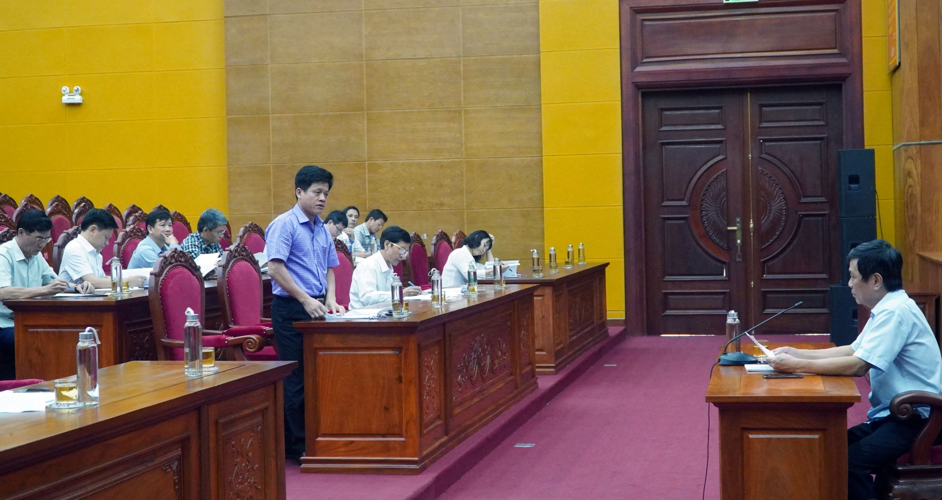 Các tổ thảo luận tại hội trường