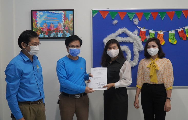  Thường trực Công đoàn ngành Giáo dục thăm hỏi, động viên, chia sẻ khó khăn với đoàn viên lao động Trung tâm Anh ngữ New Sky.