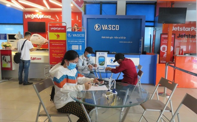  Nhờ thực hiện tốt công tác tuyên truyền, tất cả hành khách tại Cảng hàng không Đồng Hới đều tự giác khai báo y tế trước khi lên máy bay.