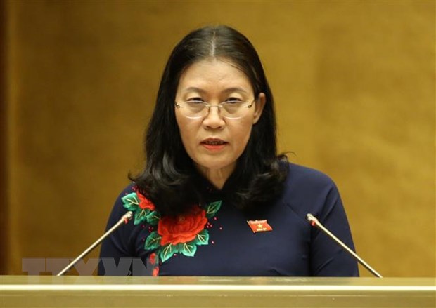  Ủy viên Ủy ban Thường vụ Quốc hội, Chủ nhiệm Ủy ban Tư pháp của Quốc hội Lê Thị Nga trình bày Báo cáo giải trình, tiếp thu, chỉnh lý dự án Luật Hòa giải, đối thoại tại Tòa án. (Ảnh: Dương Giang/TTXVN)