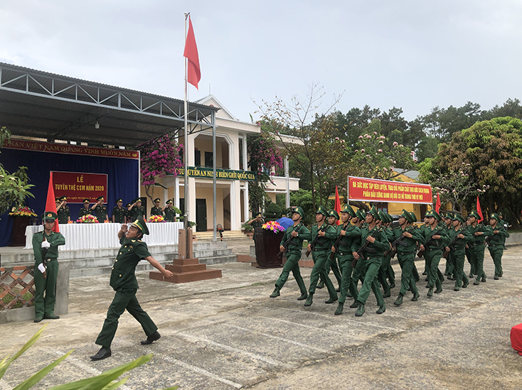 Sau 3 tháng huấn luyện, chiến sĩ mới đã thuần thục các động tác điều lệnh