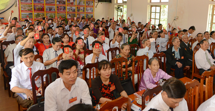 Đại hội biểu quyết thông qua Nghị quyết Đại hội Đảng bộ khóa XXV, nhiệm kỳ 2020-2025