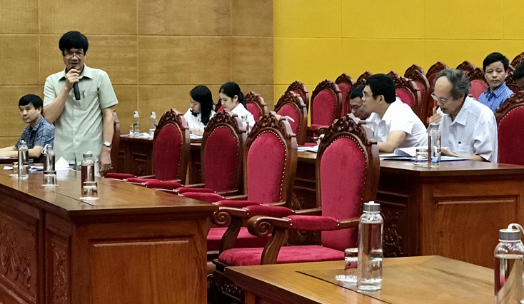 Đại diện lãnh đạo Đài PT-TH tỉnh góp ý kiến vào Dự thảo báo cáo chính trị