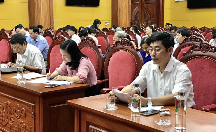 Đại biểu đại diện cán bộ khoa học-kỹ thuật tham dự hội nghị