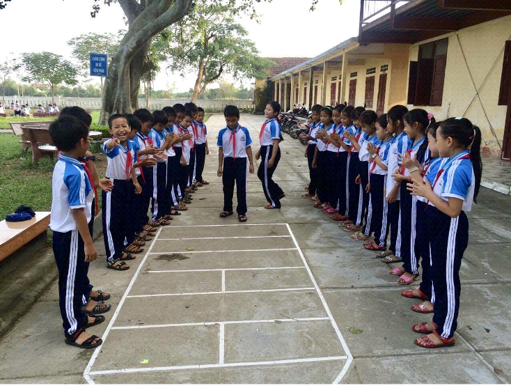 Mô hình trải nghiệm các trò chơi dân gian của Trường tiểu học Hiền Ninh.