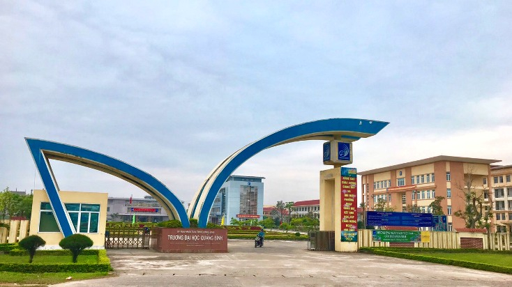   Trường ĐHQB luôn nỗ lực vươn lên hòa chung vào tiến trình phát triển của giáo dục đại học cả nước. 