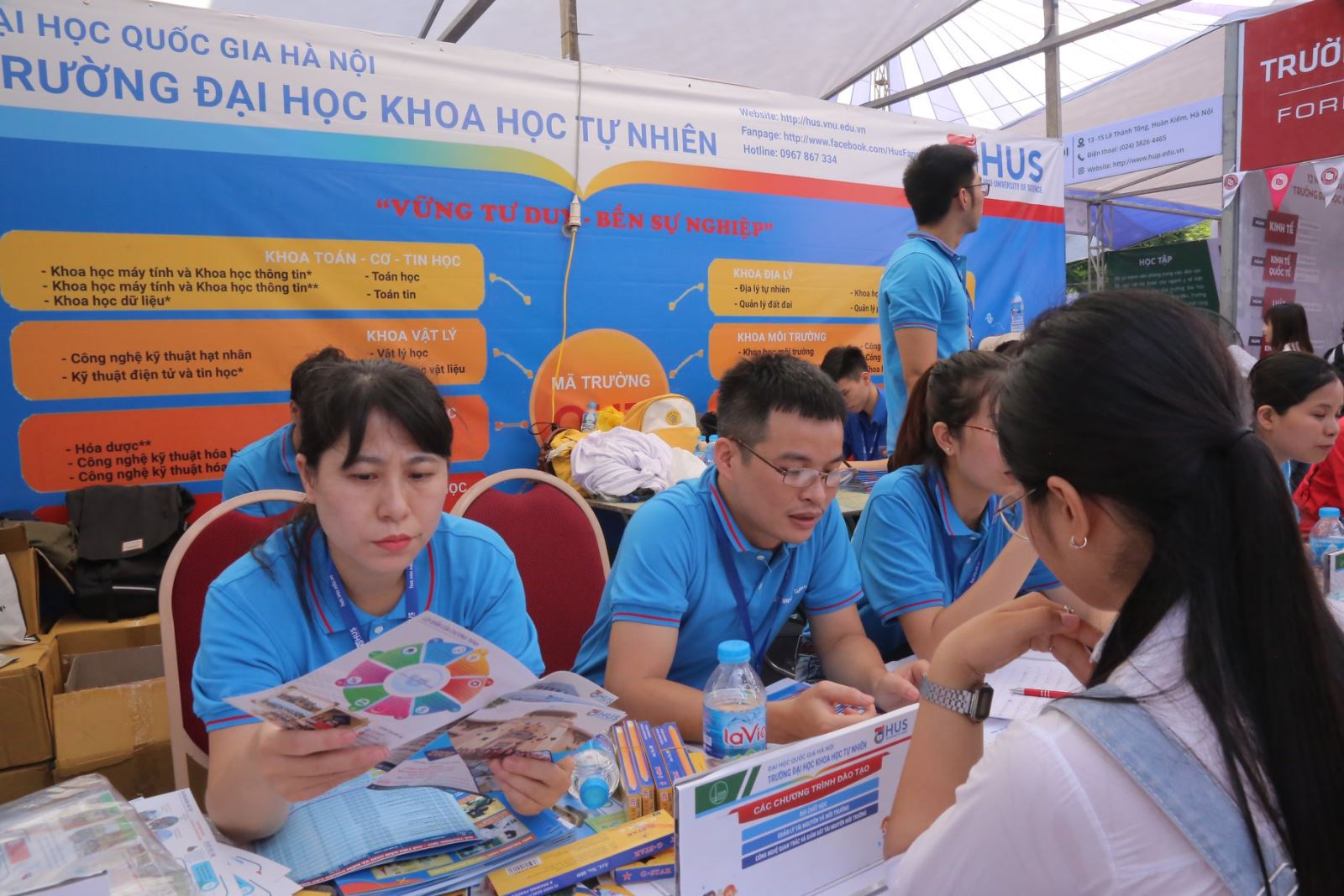  Nhiều băn khoăn của thí sinh trước những diễn biến mới của nghề nghiệp. Ảnh: VNU