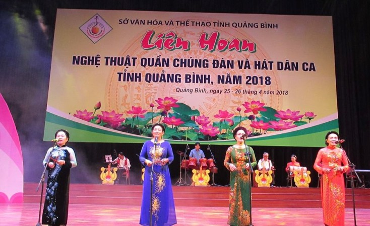 Trình diễn dân ca Minh Hóa luôn tạo ấn tượng đối với khán giả tại các liên hoan nghệ thuật quần chúng.