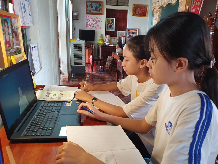 Các “Gia đình học tập” ở huyện Lệ Thủy luôn tạo điều kiện tốt nhất cho con em mình học tập
