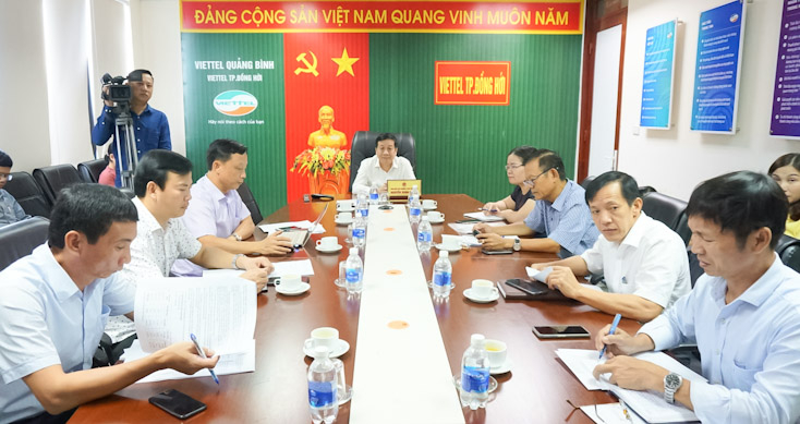 Đồng chí Nguyễn Xuân Quang, Phó Chủ tịch Thường trực UBND tỉnh chủ trì hội nghị tại điểm cầu tỉnh Quảng Bình.