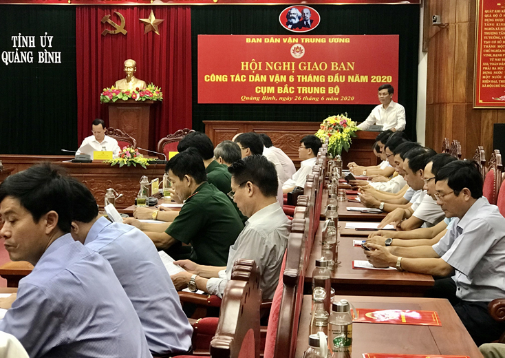 Đồng chí Phó Bí thư Thường trực Tỉnh ủy Trần Thắng phát biểu chào mừng hội nghị