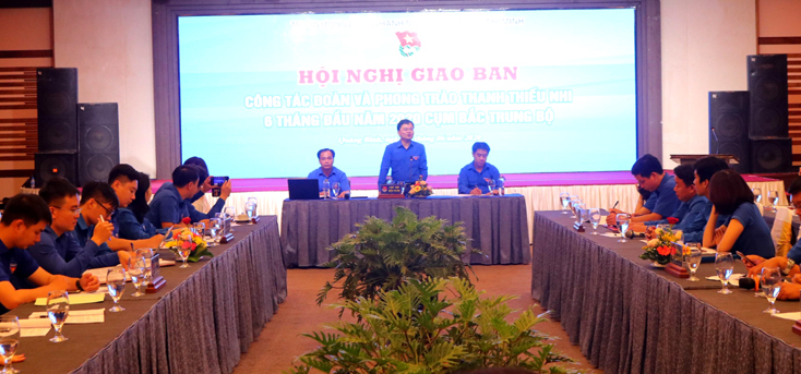 Các đại biểu tham dự hội nghị.