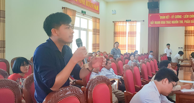 Đại diện DN, NNT trao đổi với Cục Thuế tỉnh một số vấn đề liên quan đến chính sách pháp luật thuế.