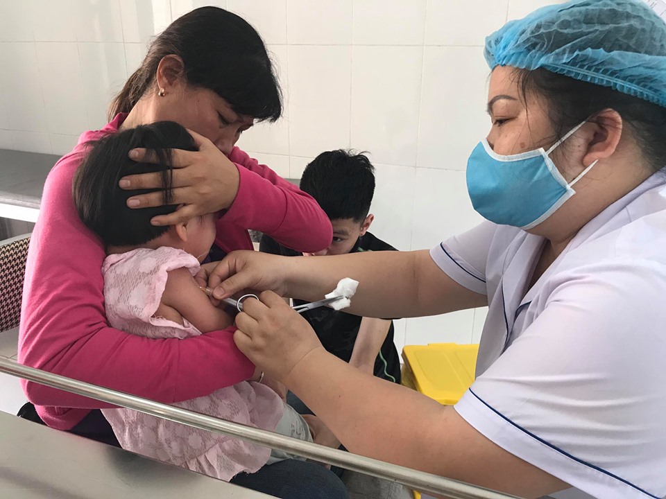   Tiêm chủng là biện pháp hữu hiệu phòng bệnh bạch hầu. Ảnh: TN