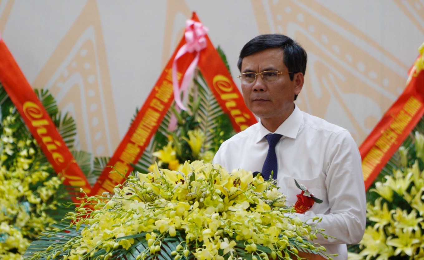 Đồng chí Phó Bí thư Thường trực Tỉnh ủy phát biểu tại buổi lễ.