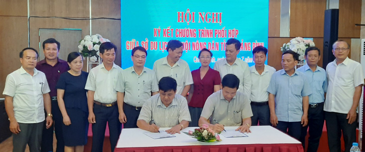 Lãnh đạo Hội Nông dân tỉnh và Sở Du lịch ký kết chương trình phối hợp
