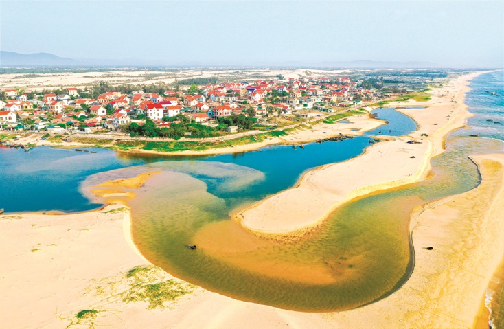 Cửa Dinh (Bố Trạch). Ảnh: Lê Đức Thành