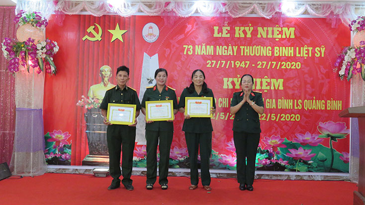 Các cá nhân tiêu biểu được nhận giấy khen của chi hội