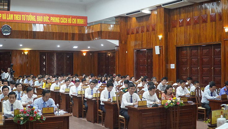 Các đại biểu tham dự kỳ họp