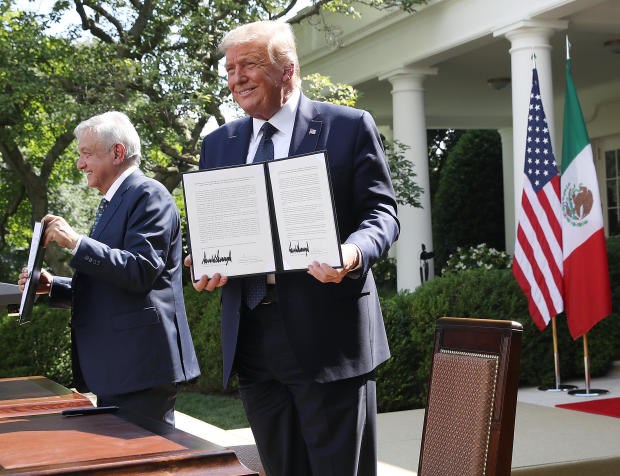 Tổng thống Mexico Andrés Manuel López Obrador đã có cuộc gặp chính thức đầu tiên với người đồng cấp Mỹ Donald Trump. (Nguồn: cbsnews.com)