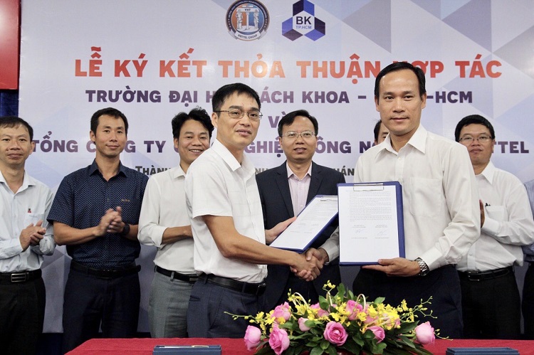  Ngày 9-7, Tổng Công ty Công nghiệp Công nghệ cao Viettel (VHT) và Trường ĐHBK đã kí kết hợp tác, nghiên cứu và sản xuất chip 5G mang thương hiệu  