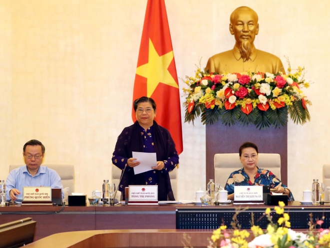  Phó Chủ tịch Thường trực Quốc hội Tòng Thị Phóng chủ trì phiên họp. Ảnh: Trọng Đức/TTXVN