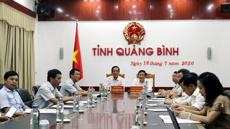 Các đại biểu tham dự hội nghị tại điểm cầu tỉnh Quảng Bình.