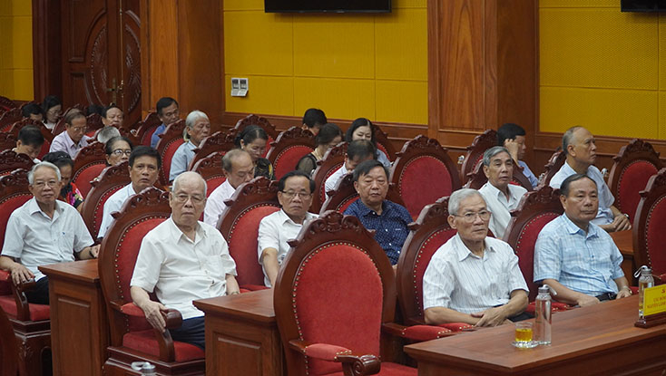Các đại biểu dự hội nghị