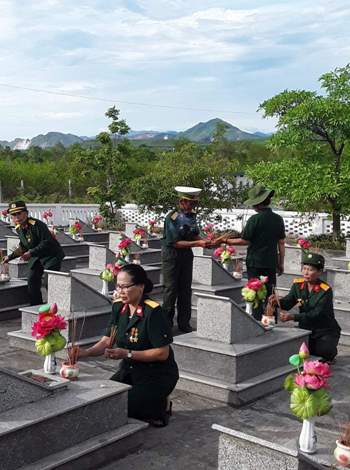  Chị Lê Thị Thuận và các thành viên trong Chi hội thường xuyên thực hiện các hoạt động tri ân, đền ơn đáp nghĩa.