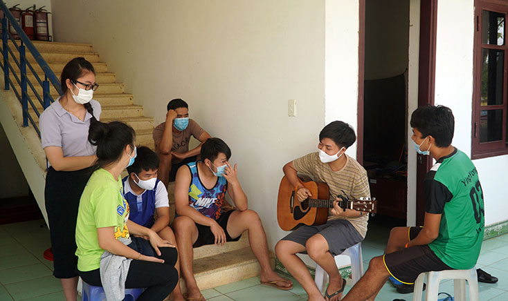 Những phút giải trí trong khu cách ly