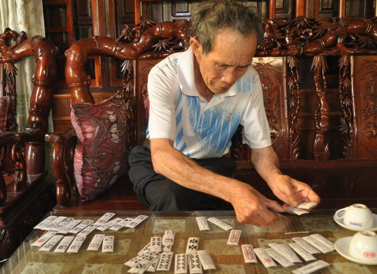 Ông Trương Ngọc Quyên, người tâm huyết với bài chòi ở phường Nam Lý.