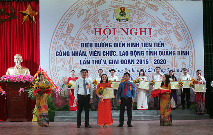Các cá nhân, tập thể được LĐLĐ tỉnh tặng bằng khen trong phong trào thi đua yêu nước giai đoạn 2015-2020